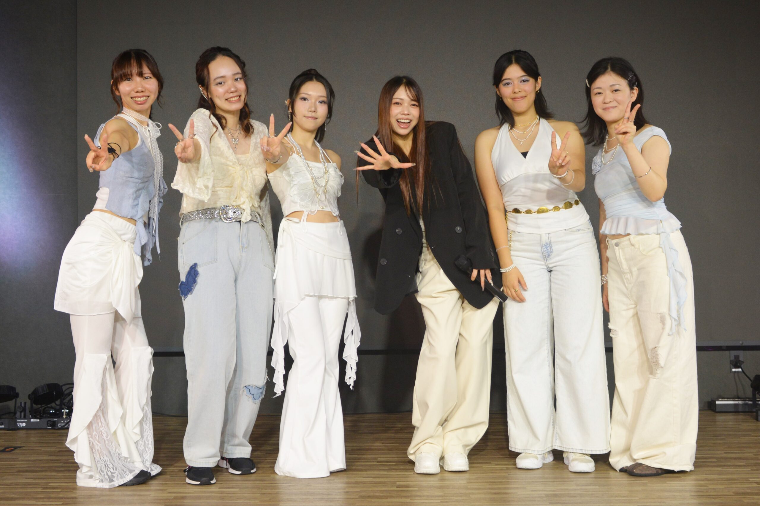 ダンススクールLrは初心者しかいないのでは生徒達がみんな仲良し ダンススクールLrは初心者しかいないのでは生徒達がみんな仲良し